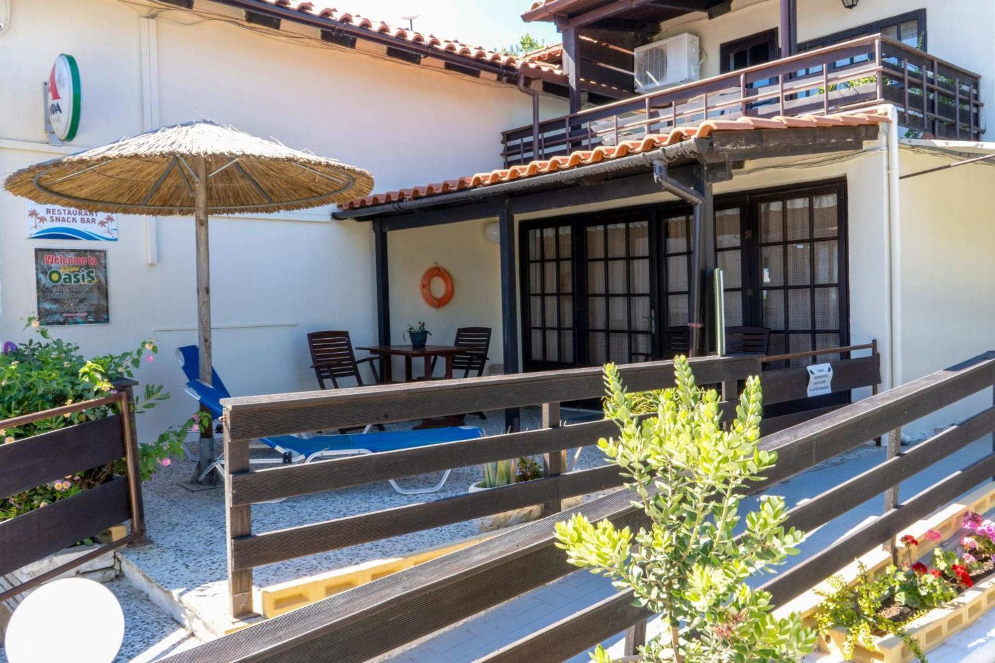 Oasis Beachfront Studios & Apartments, By Zantewize アリカナス エクステリア 写真